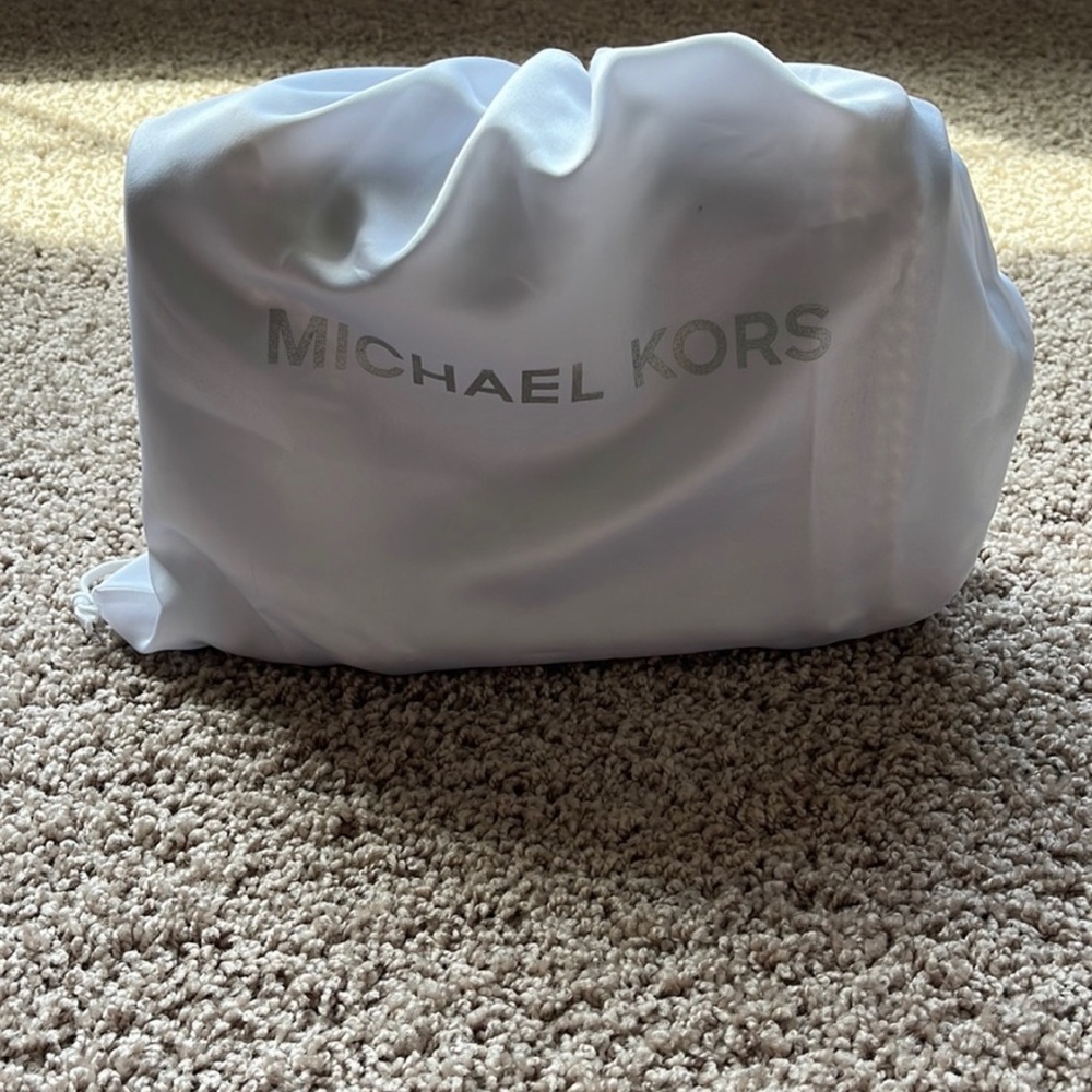 Micheal Kors purse